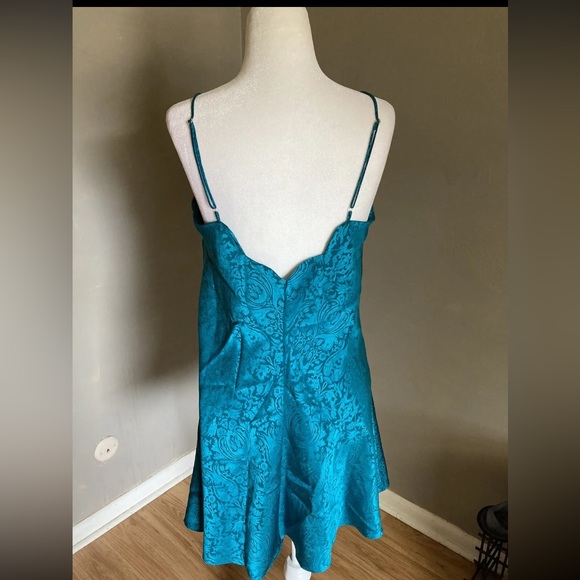 Vintage Victoria’s Secret Gold Label Emerald Nightgown - Picture 7 of 8